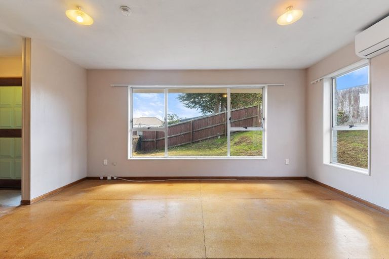 Photo of property in 2/48 Kawau Crescent, Bromley, Christchurch, 8062