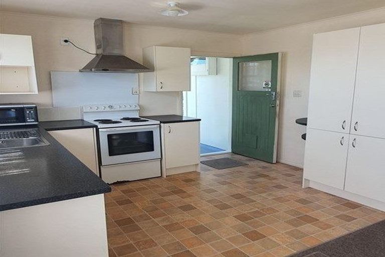 Photo of property in 76 Tiro Tiro Road, Levin, 5510