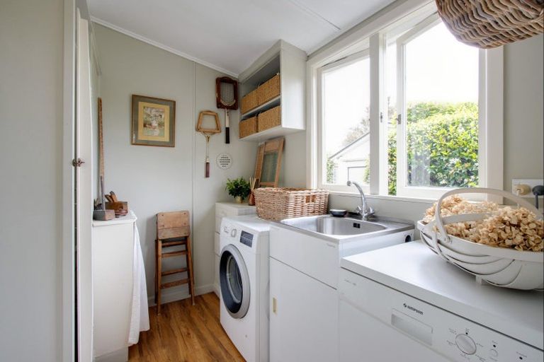 Photo of property in 26 Bowling Road, Greenmeadows, Napier, 4112