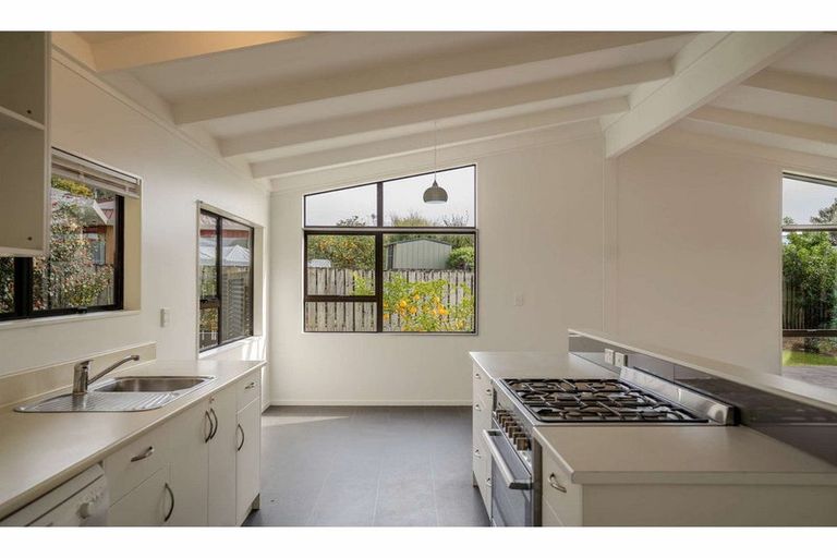 Photo of property in 6a Hawkings Crescent, Kerikeri, 0230