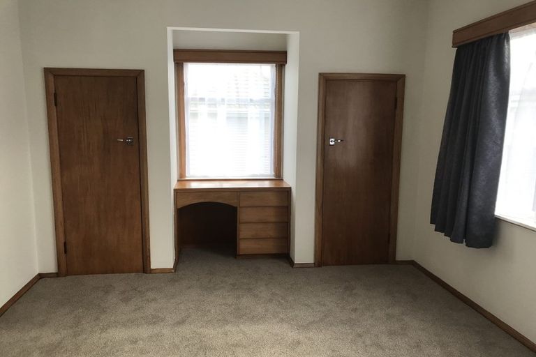 Photo of property in 16 Strathmore Avenue, Strathmore Park, Wellington, 6022