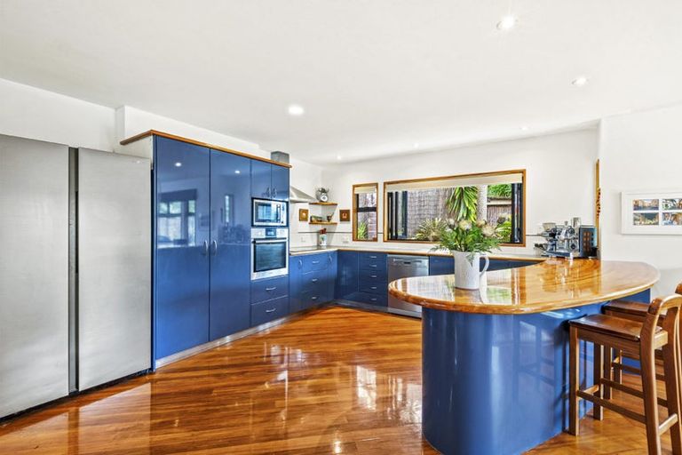 Photo of property in 18 Beulah Avenue, Rothesay Bay, Auckland, 0630