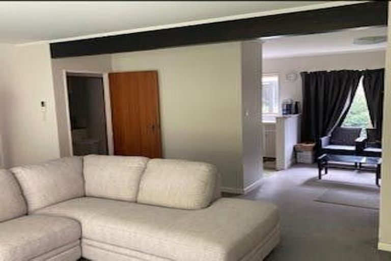 Photo of property in 95 Churton Drive, Churton Park, Wellington, 6037