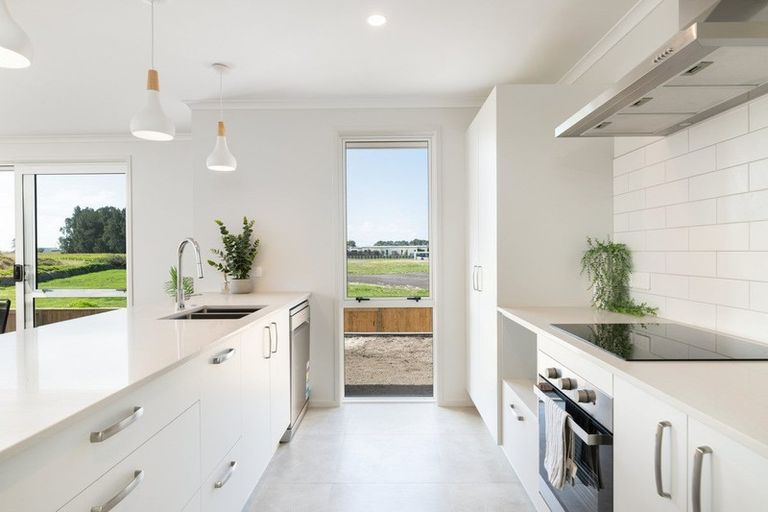 Photo of property in 97 Hills View Drive, Papamoa, 3118