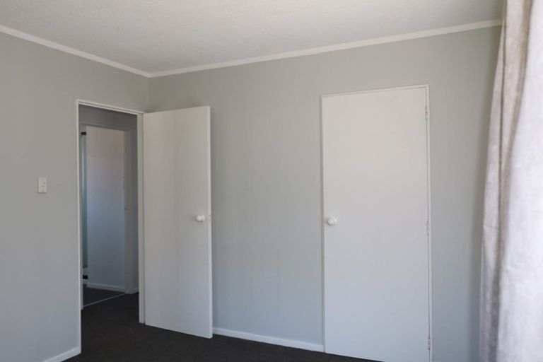 Photo of property in 24 Blueberry Grove, Timberlea, Upper Hutt, 5018