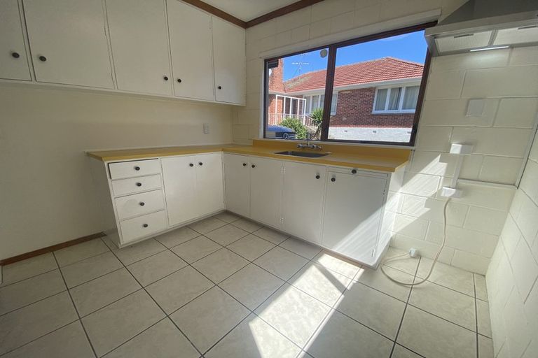 Photo of property in 237 Te Atatu Road, Te Atatu South, Auckland, 0610