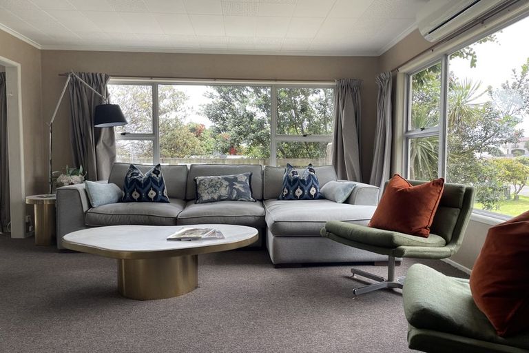 Photo of property in 14 Eruini Street, Waikanae Beach, Waikanae, 5036