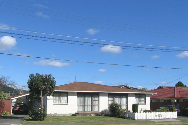 Photo of property in 2/48 Kowhai Avenue, Ebdentown, Upper Hutt, 5018