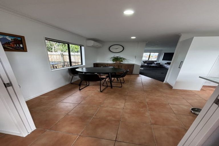 Photo of property in 16 Saxon Woods Drive, Rototuna North, Hamilton, 3210