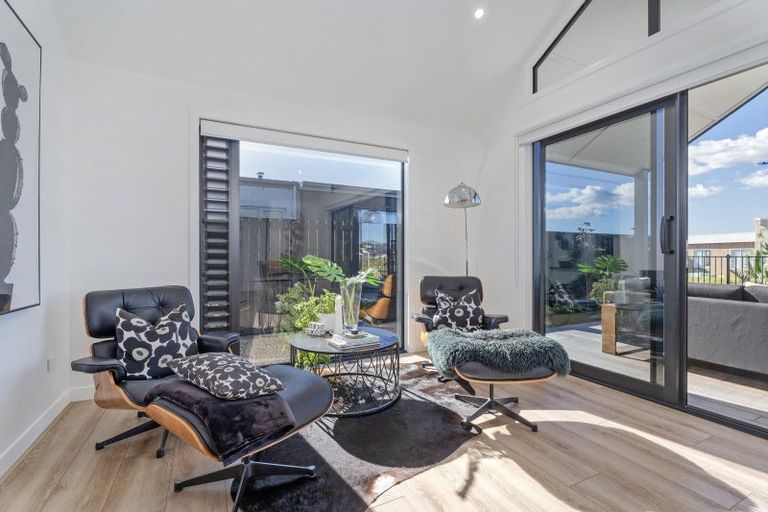 Photo of property in 9 Awatea Drive, Whitianga, 3510