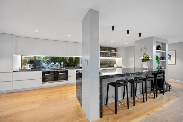 Photo of property in 9 Craig Road, Milford, Auckland, 0620