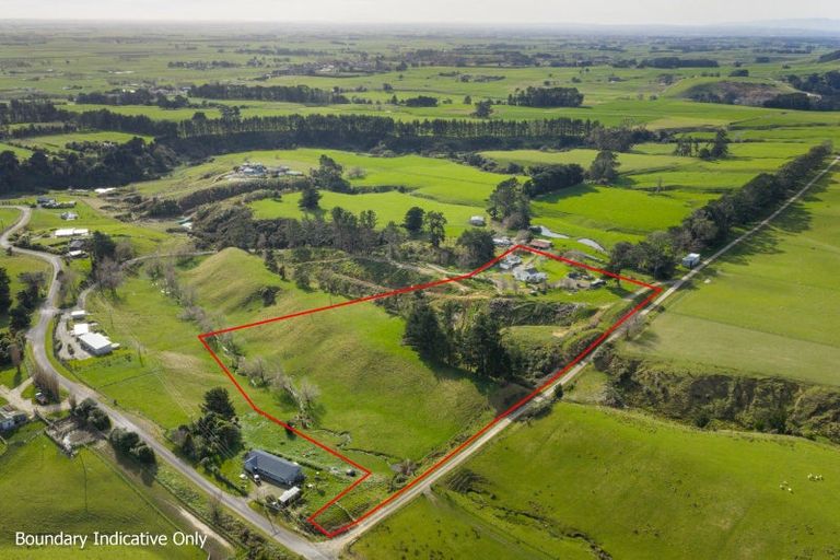Photo of property in 185 Albert Road, Tokomaru, Palmerston North, 4474