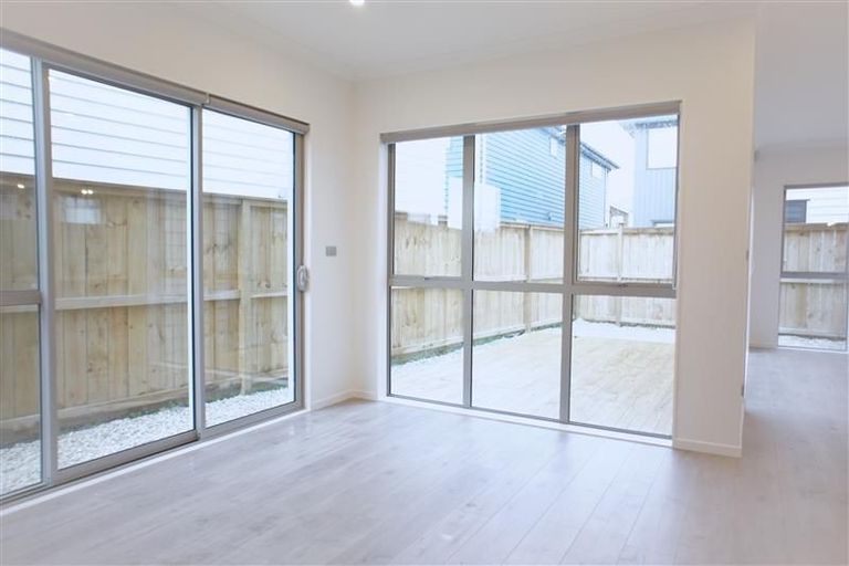 Photo of property in 3 Silvereye Road, Hobsonville, Auckland, 0616