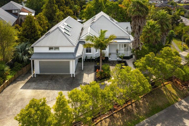 Photo of property in 10a Olwyn Place, Greenhithe, Auckland, 0632