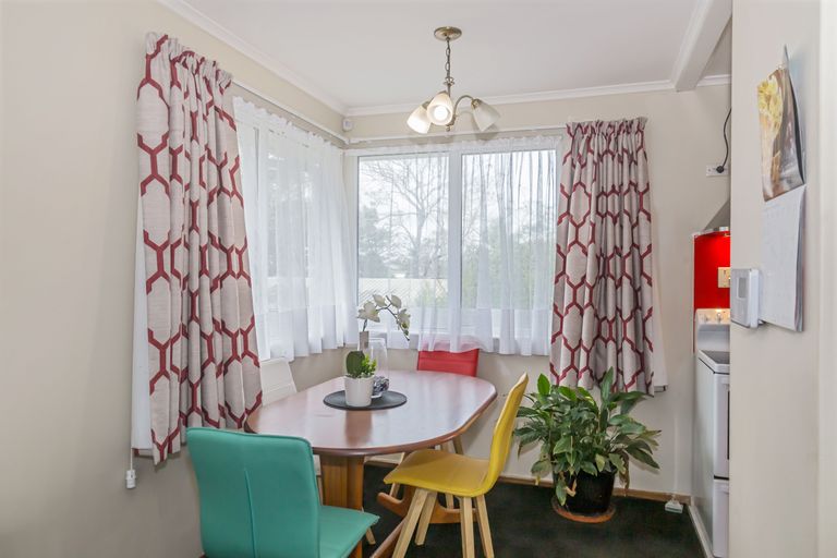 Photo of property in 1/23 Merton Avenue, Glenfield, Auckland, 0627