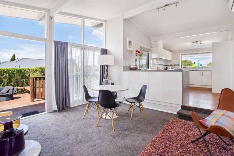 Photo of property in 3 Clendon Place, Manurewa, Auckland, 2102