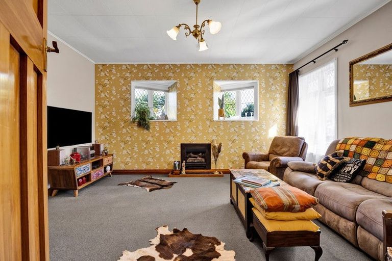 Photo of property in 70 Collins Street, Hawera, 4610