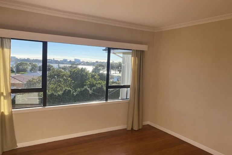 Photo of property in 10b Sutherland Road, Brookfield, Tauranga, 3110