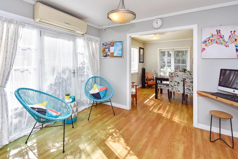 Photo of property in 1 Tington Avenue, Wattle Downs, Auckland, 2103