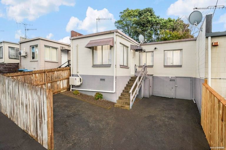 Photo of property in 2/21 Aliford Avenue, One Tree Hill, Auckland, 1061