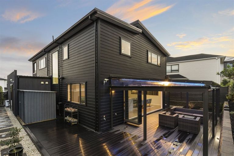 Photo of property in 7 Ruku Street, Long Bay, Auckland, 0630