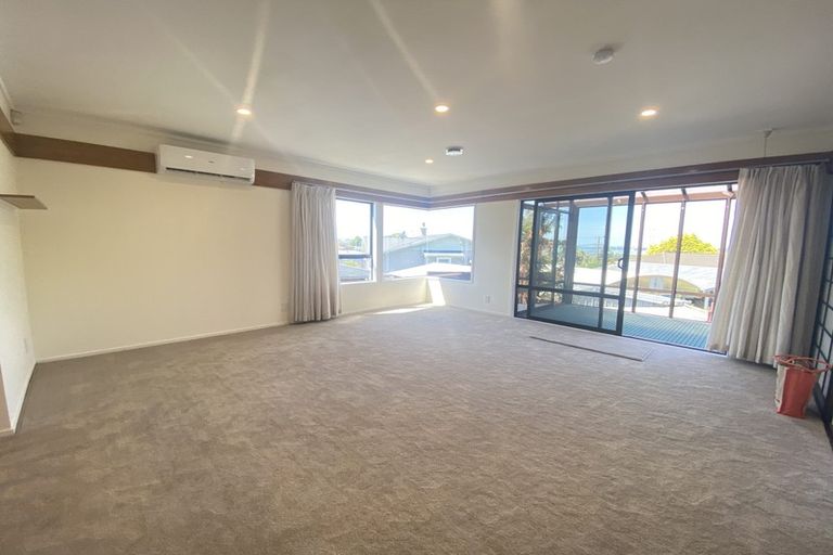 Photo of property in 237 Te Atatu Road, Te Atatu South, Auckland, 0610