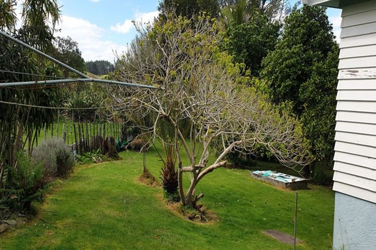 Photo of property in 2048 Paparoa Valley Road, Paparoa, 0571