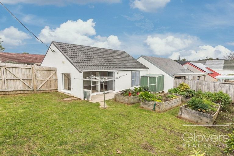 Photo of property in 1/108 West Coast Road, Glen Eden, Auckland, 0602