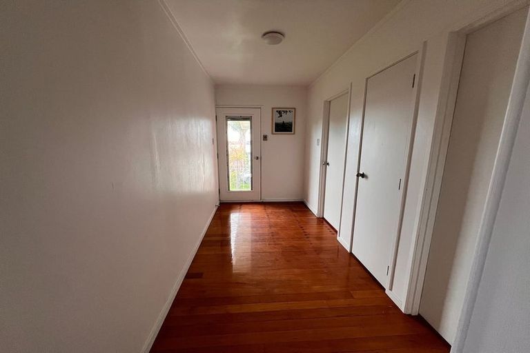 Photo of property in 2/110 Sylvan Avenue, Northcote, Auckland, 0627