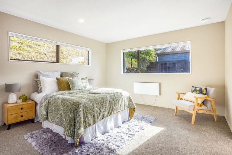 Photo of property in 32 Tongariro Drive, Aotea, Porirua, 5024