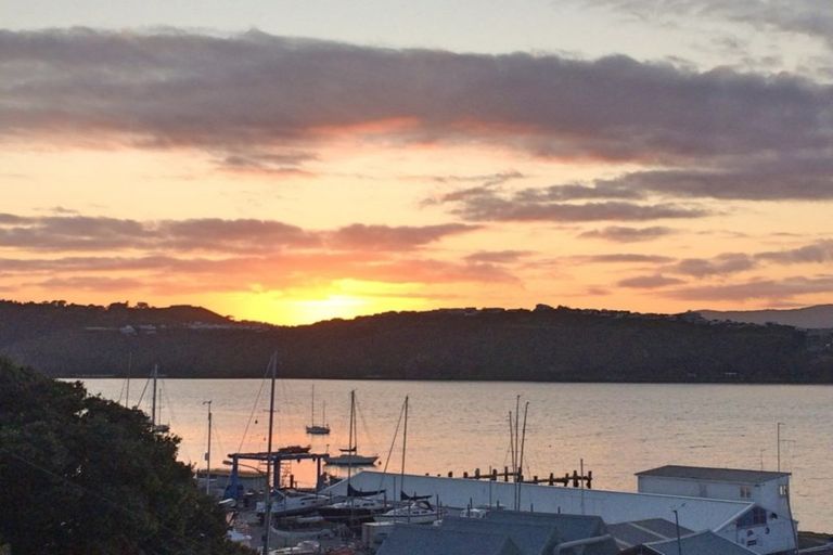 Photo of property in 450 Evans Bay Parade, Hataitai, Wellington, 6021