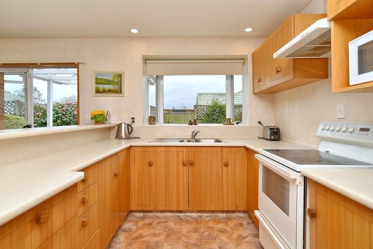 Photo of property in 2/23a Meadow Street, Papanui, Christchurch, 8052