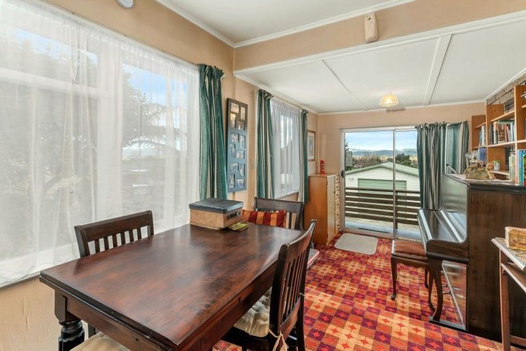 Photo of property in 14 Inverness Road, Western Heights, Rotorua, 3015