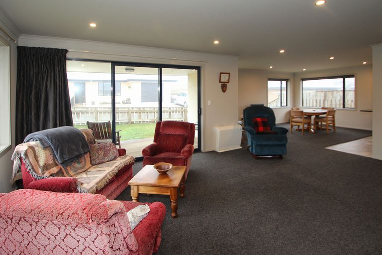 Photo of property in 18 Dove Place, Holmes Hill, Oamaru, 9401