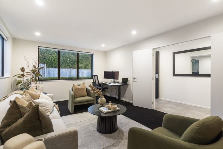 Photo of property in 71a Neil Avenue, Te Atatu Peninsula, Auckland, 0610