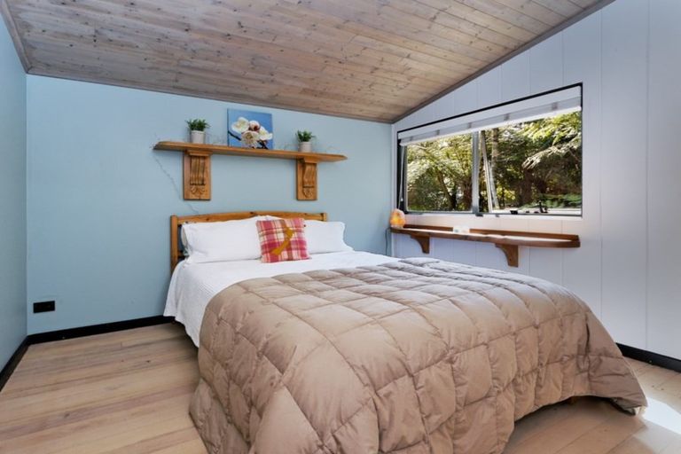 Photo of property in 107 Lone Kauri Road, Karekare, Auckland, 0772