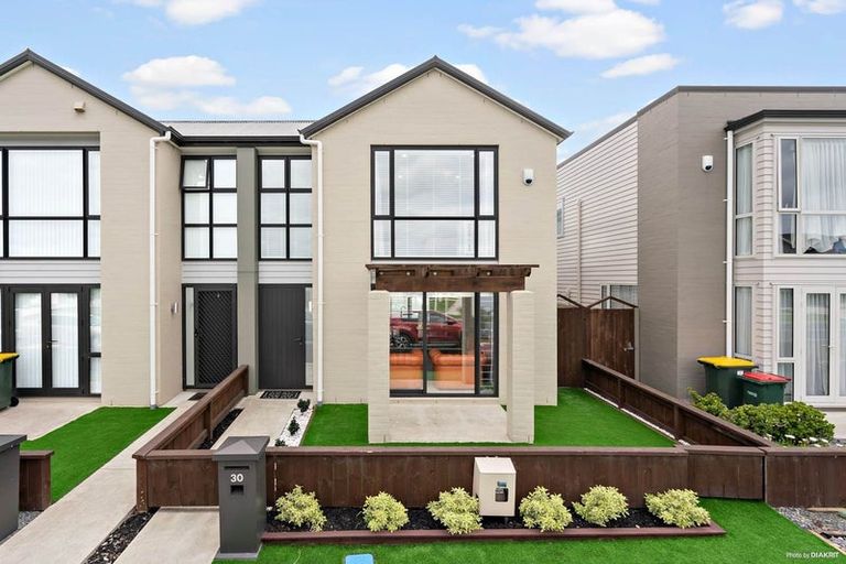 Photo of property in 30 Kauri Heart Avenue, Takanini, 2112