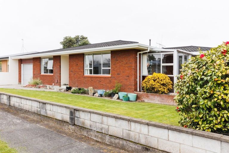 Photo of property in 1a Panako Place, Awapuni, Palmerston North, 4412