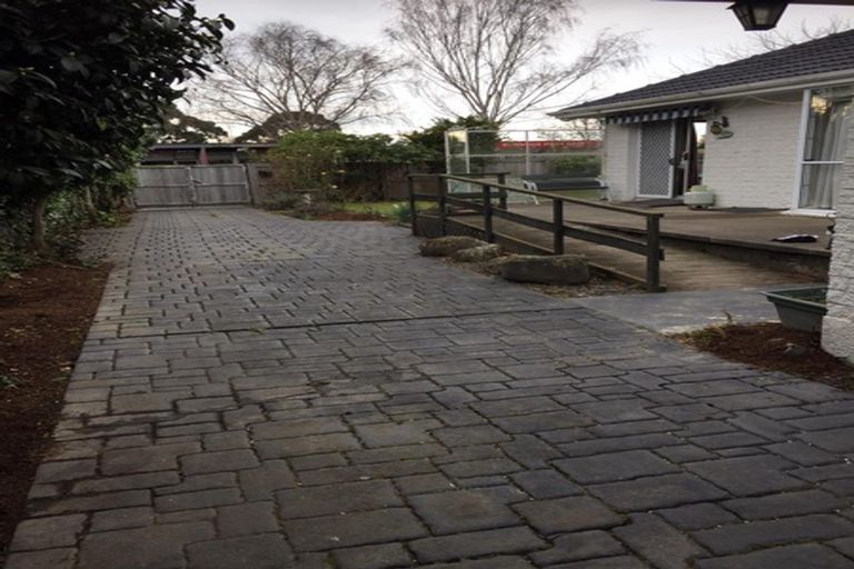 Photo of property in 3 Burnside Crescent, Burnside, Christchurch, 8053