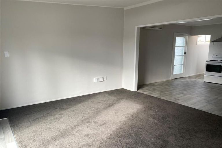 Photo of property in 18 Mcleod Road, Weymouth, Auckland, 2103