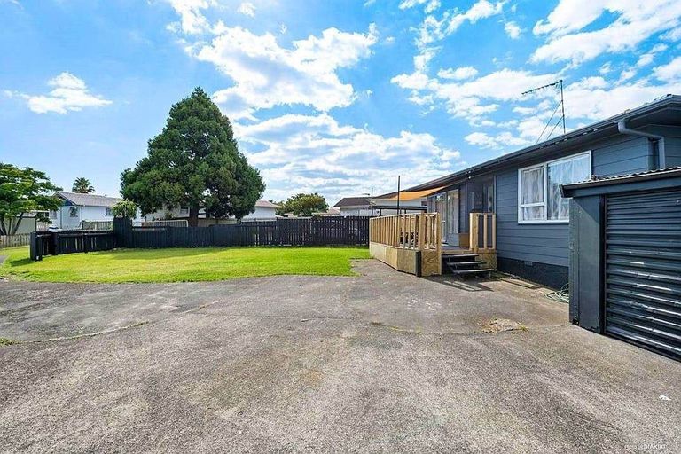 Photo of property in 1/12 Naomi Place, Manurewa, Auckland, 2102