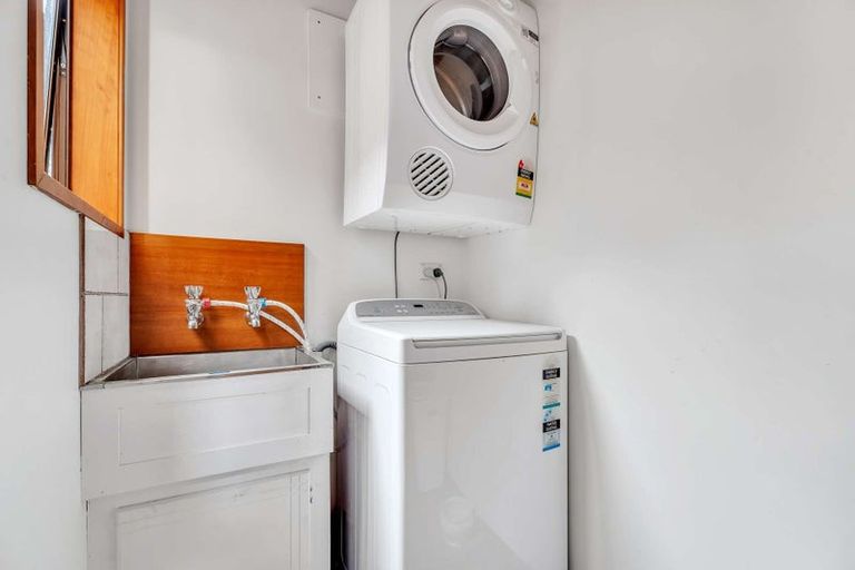 Photo of property in 5b Pohutukawa Grove, Whitianga, 3510