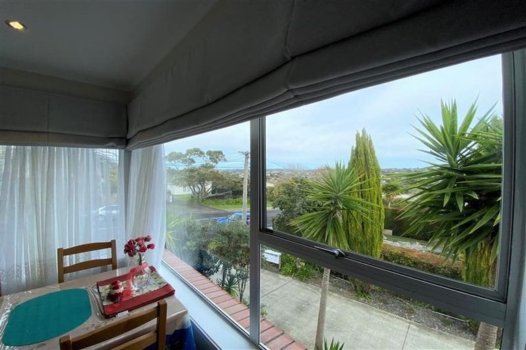 Photo of property in 1/13 Richards Avenue, Forrest Hill, Auckland, 0620