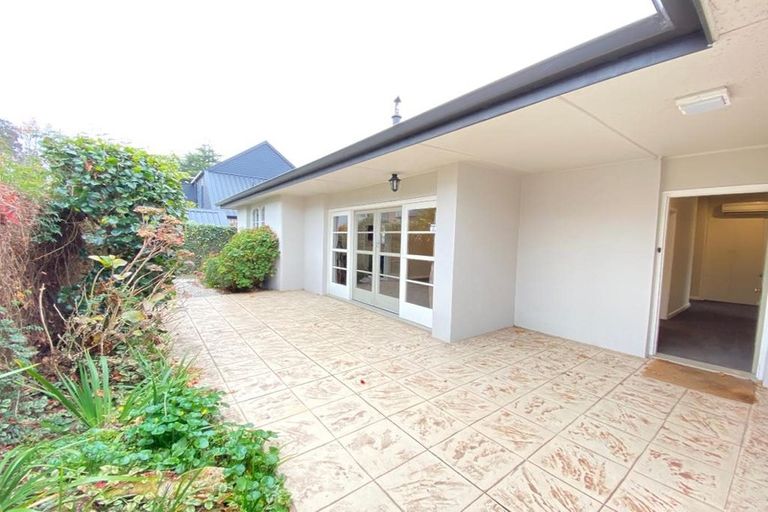 Photo of property in 1/17 Woodford Terrace, Ilam, Christchurch, 8053