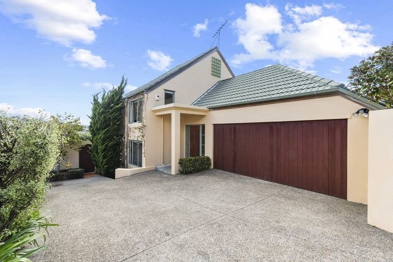 Photo of property in 2/47 Rangitoto Terrace, Milford, Auckland, 0620