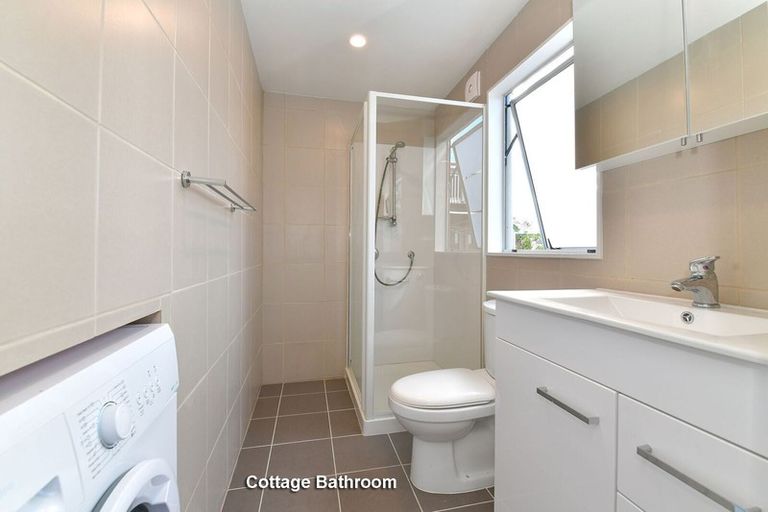 Photo of property in 112a Pacific Parade, Army Bay, Whangaparaoa, 0930