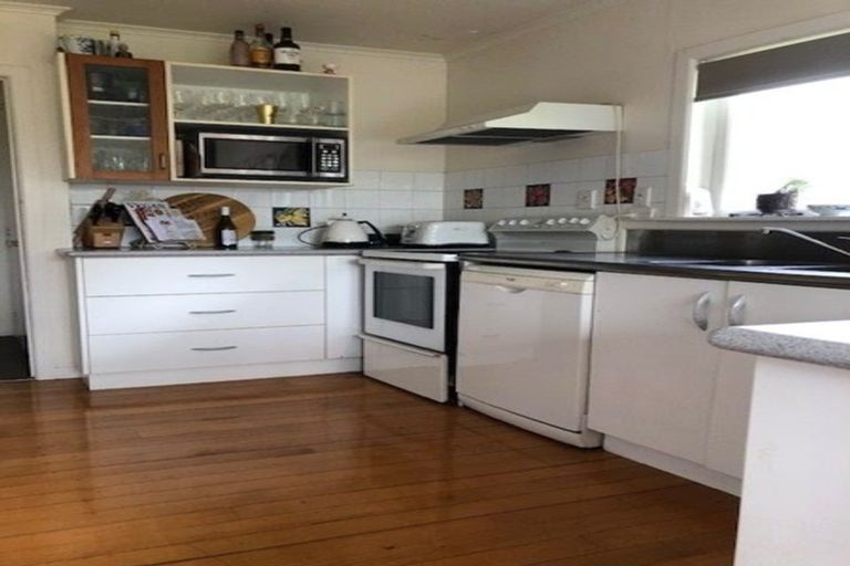 Photo of property in 77 Sunrise Avenue, Murrays Bay, Auckland, 0630