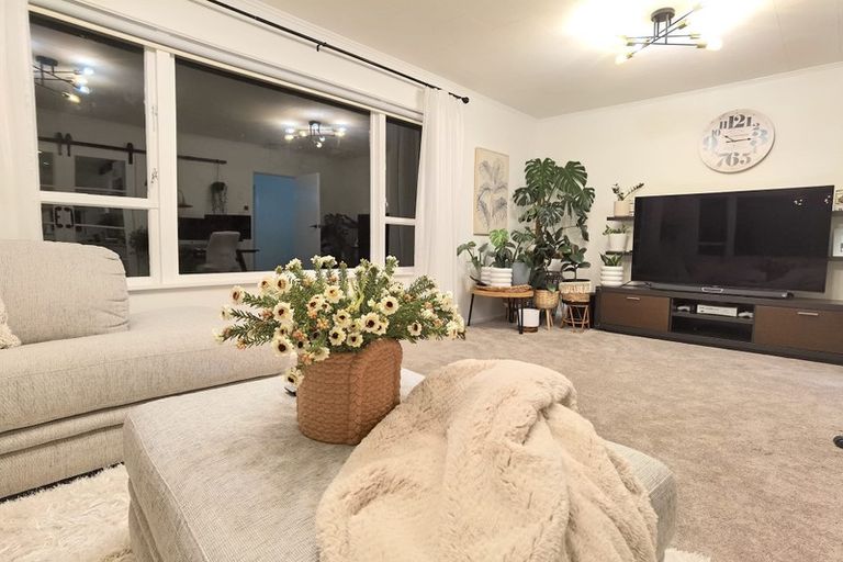 Photo of property in 70 Dominion Park Street, Johnsonville, Wellington, 6037