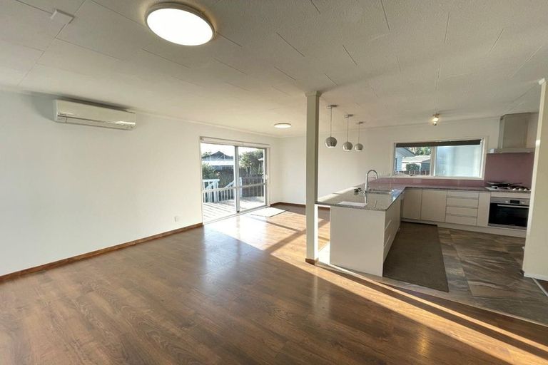 Photo of property in 85 Santiago Crescent, Unsworth Heights, Auckland, 0632