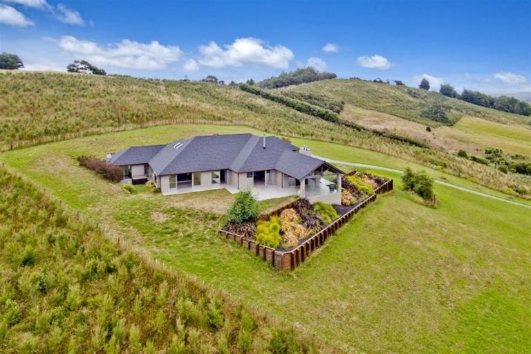 Photo of property in 55 Hartway Grove, Coatesville, 0792